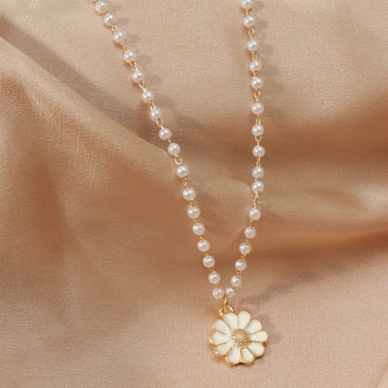 Stijlvolle Parelketting met Madeliefhanger - Flora
