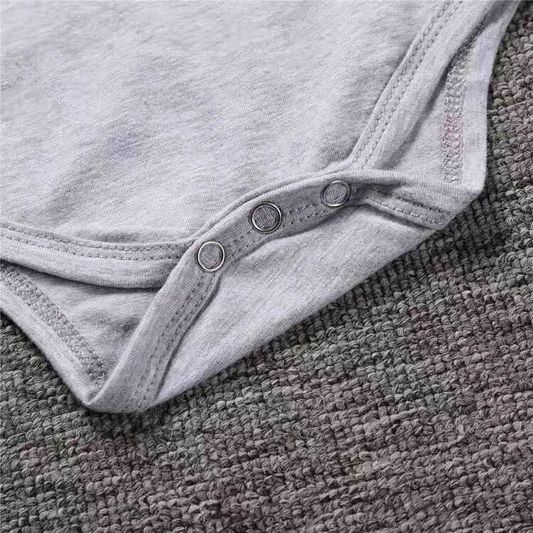 Babybody met lange mouwen en tattoo-print op de mouwen – Rockbaby