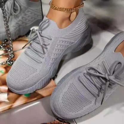 Lucht doorlatende chunky dames sneakers met veters – Saphira