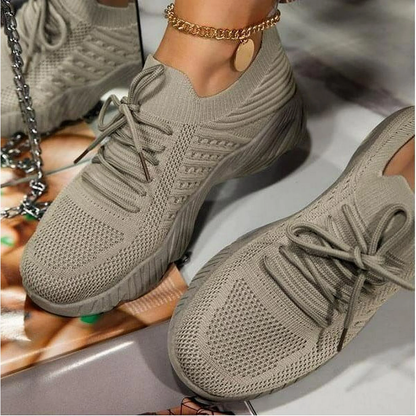 Lucht doorlatende chunky dames sneakers met veters – Saphira