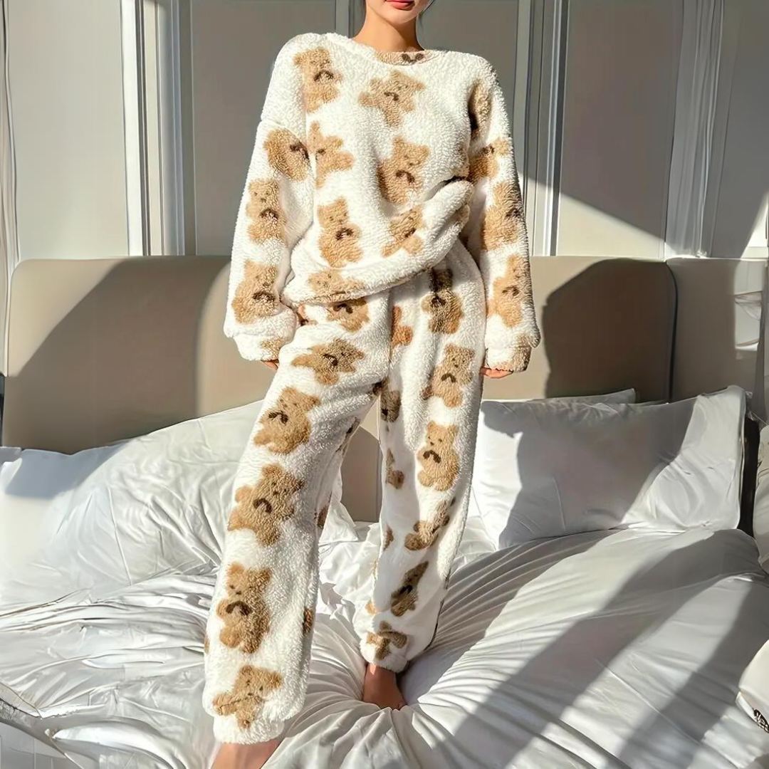 Fluweelzachte Pyjamaset met Berenprint – Mila