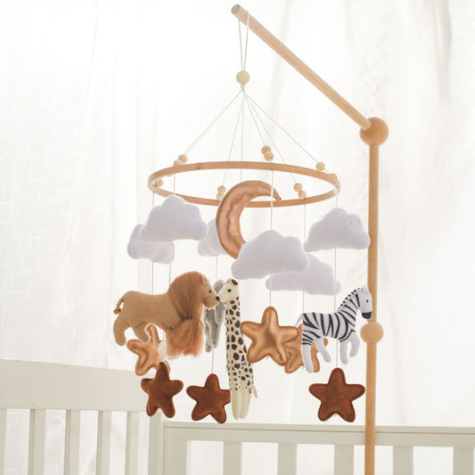 Mobielhanger met safaridieren van vilt ter stimulering van de zintuiglijke waarneming bij baby's