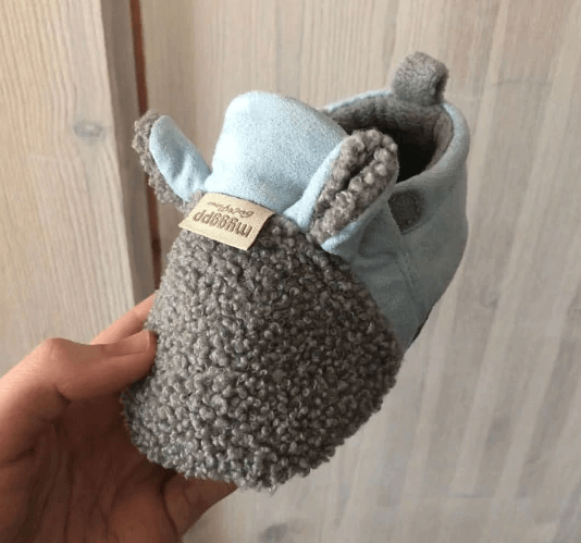 Zachte slipvaste loopschoentjes voor baby's met lammetjesmotief – Winterwonder Stapjeswarm