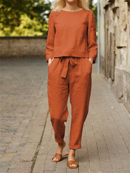 Tweedelige damesoutfit met ronde hals shirt en broek met elastische taille - Nia