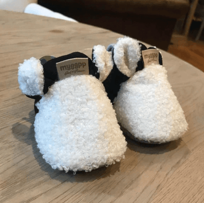 Zachte slipvaste loopschoentjes voor baby's met lammetjesmotief – Winterwonder Stapjeswarm