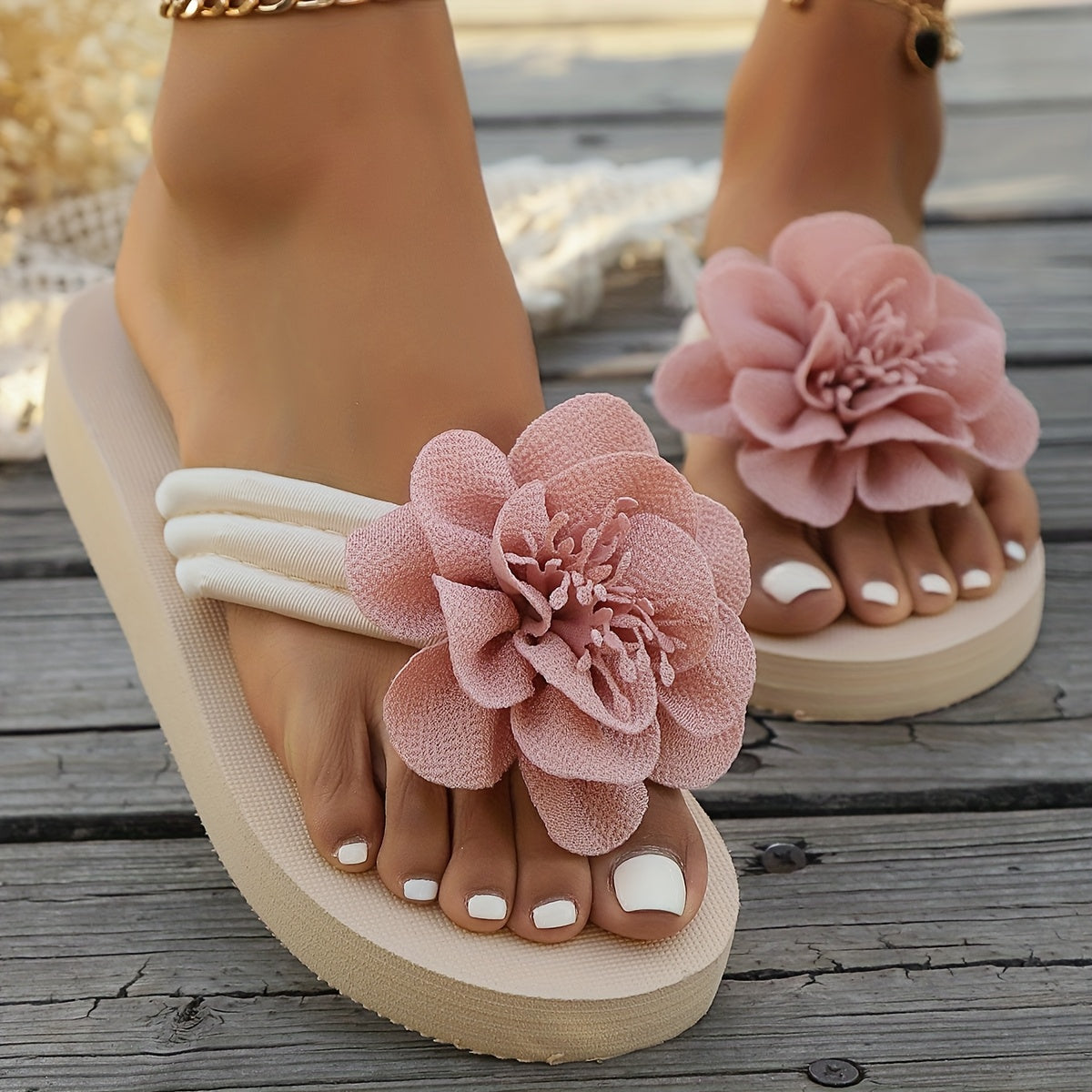Stijlvolle dames slippers met bloemdetaillering voor de zomer - BlütenSchritt