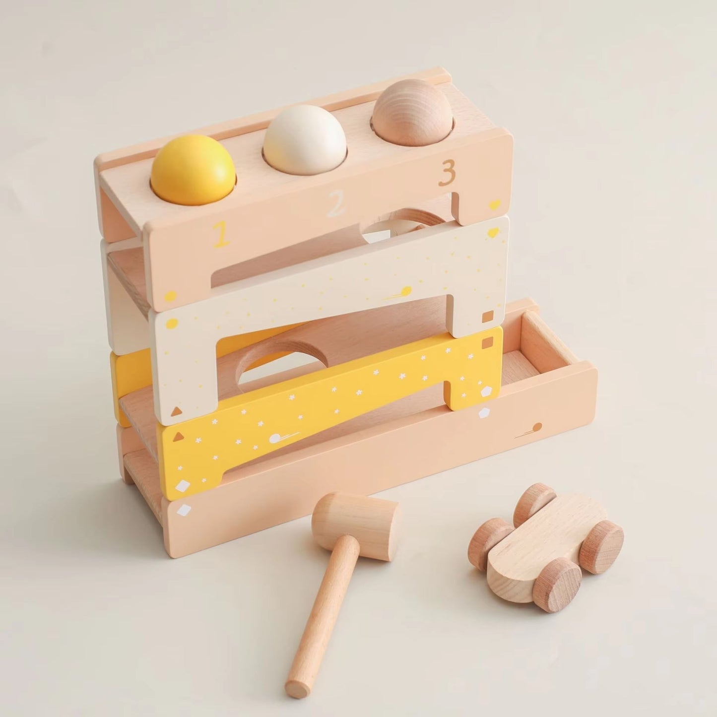 Motorische houten knikkerbaan met hamer en auto – Spielschub