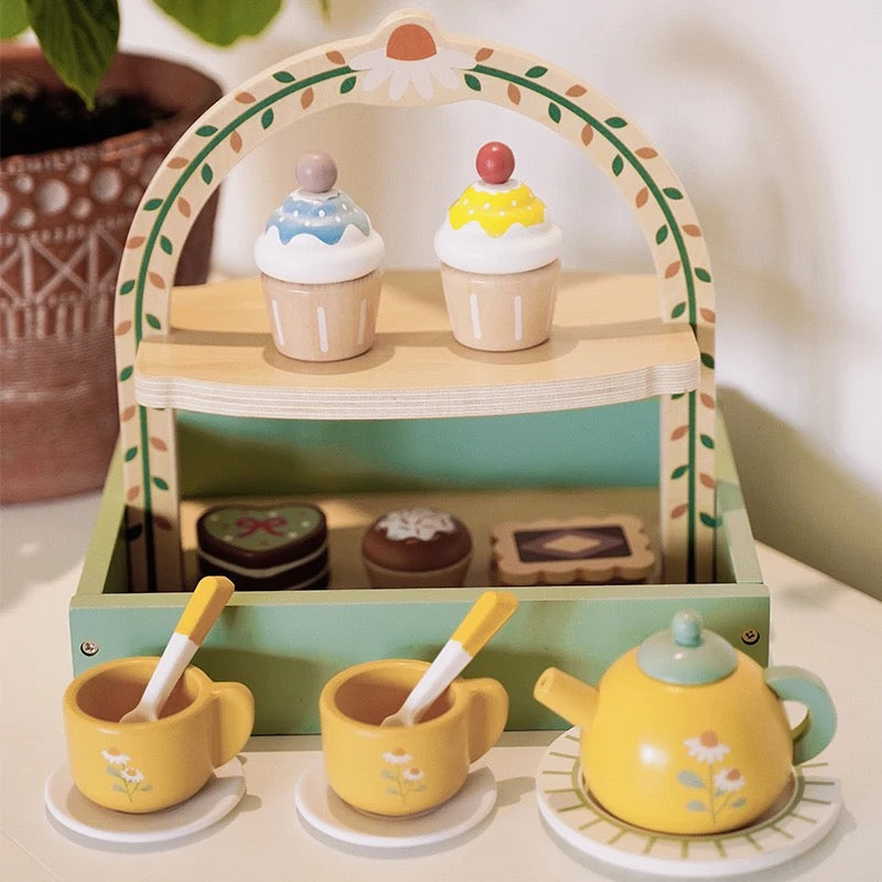 Houten theesetje voor kinderen met cupcakes en theepot – Speeltijd