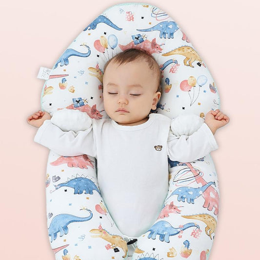 Ergonomisch katoenen babykussen voor een veilige en comfortabele slaap.