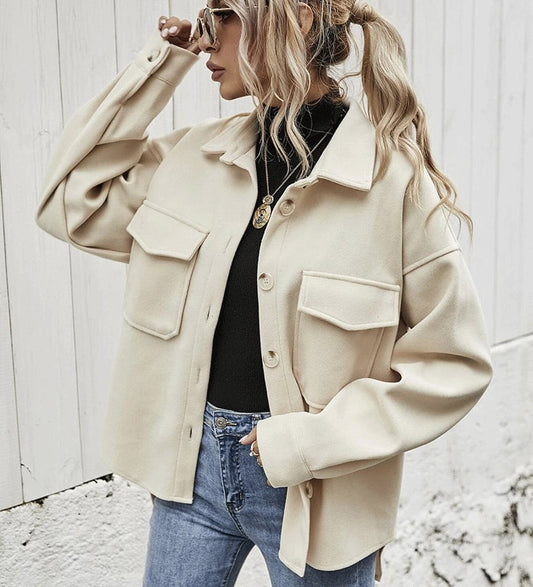 Korte Jas met Knoopsluiting – Elodie