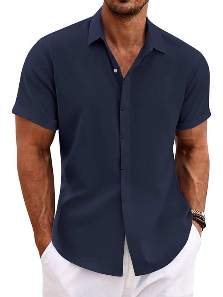 Marineblauw herenoverhemd met korte mouwen en knopen, voorkant