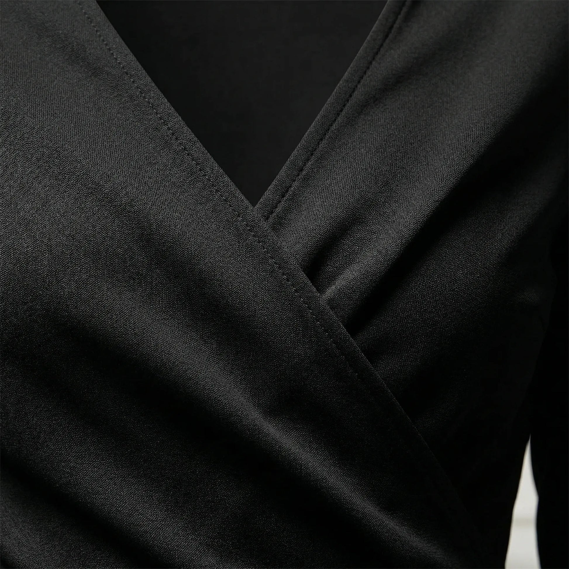 Asymmetrisches V Ausschnitt Kleid - Soraya