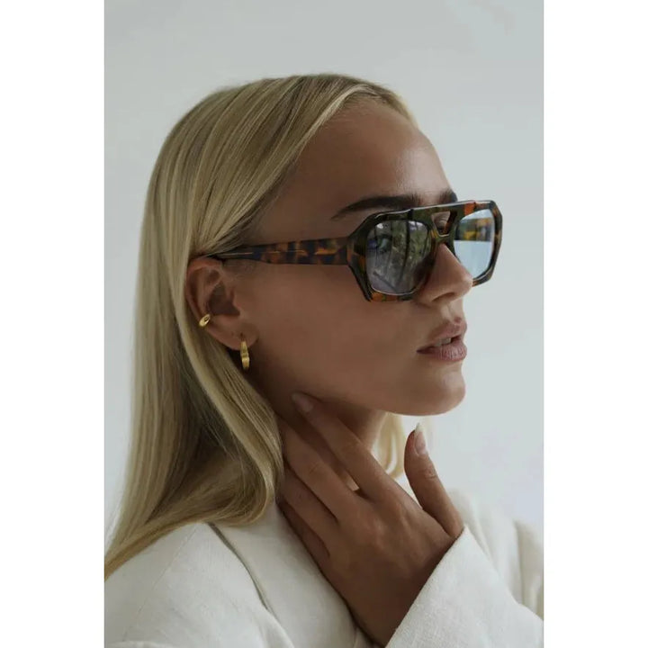 Trendy Zonnebril met Glamour Detail – Nova