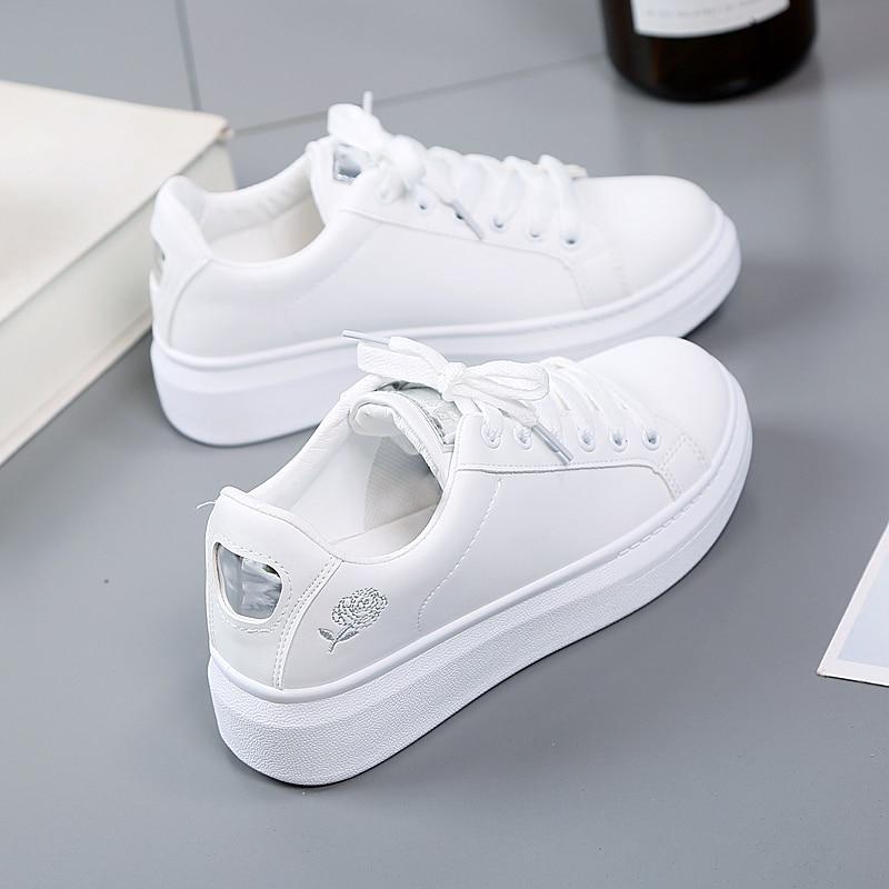 Trendy dames sneakers van kunstleer met metallic accenten - Norell