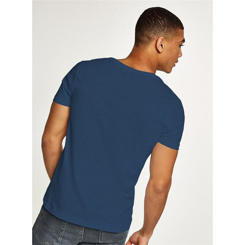 Lässig en figuuraccentuerend heren V-hals T-shirt – Jonas