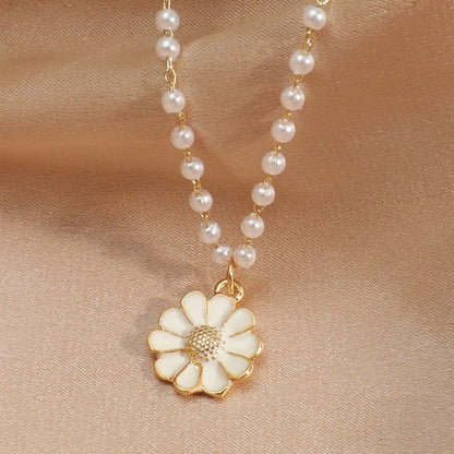 Stijlvolle Parelketting met Madeliefhanger - Flora