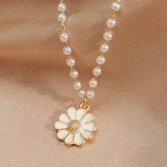 Stijlvolle Parelketting met Madeliefhanger - Flora