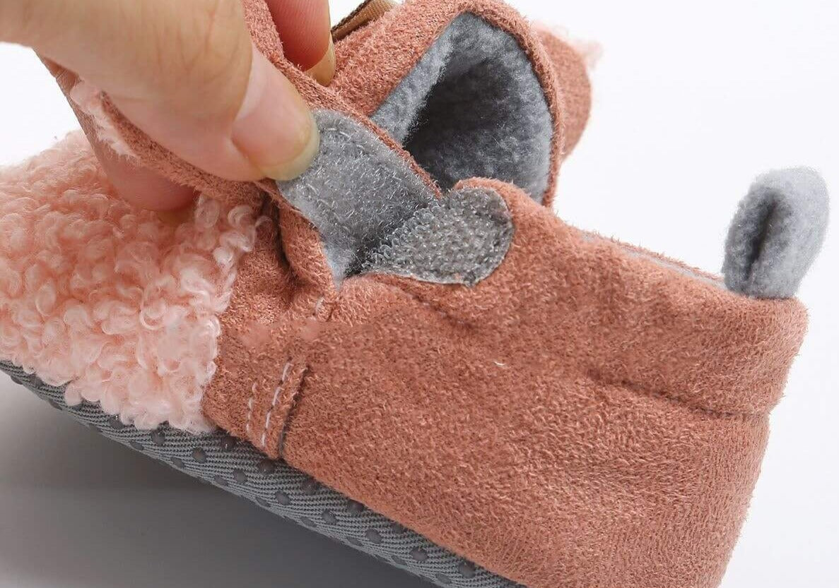 Zachte slipvaste loopschoentjes voor baby's met lammetjesmotief – Winterwonder Stapjeswarm