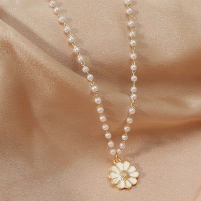 Stijlvolle Parelketting met Madeliefhanger - Flora