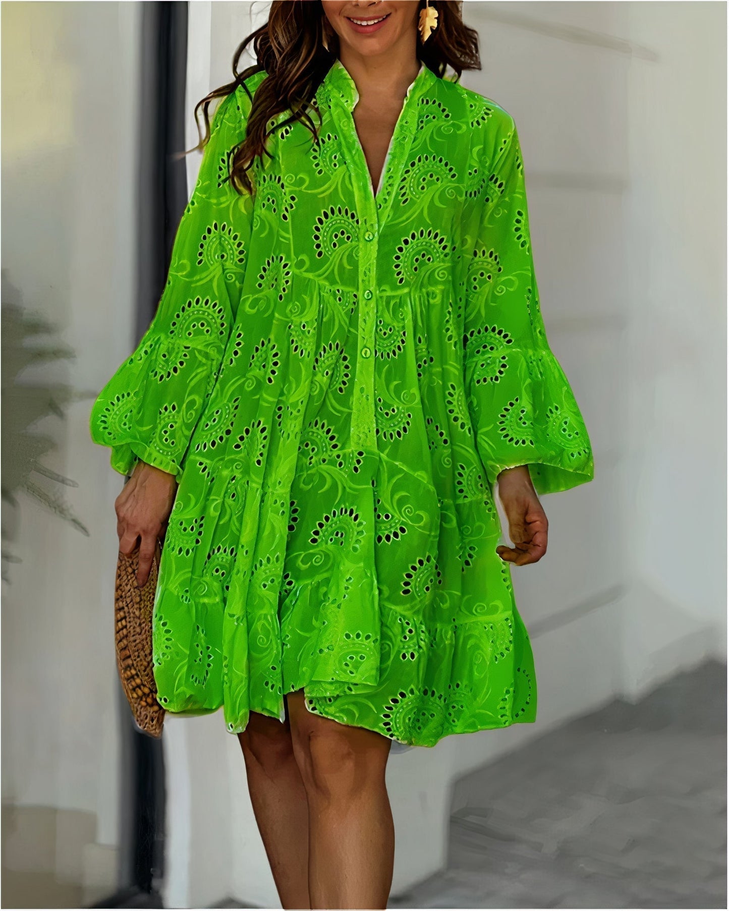 Comfortabele Zomerjurk met Kraag en V-hals – Sarah