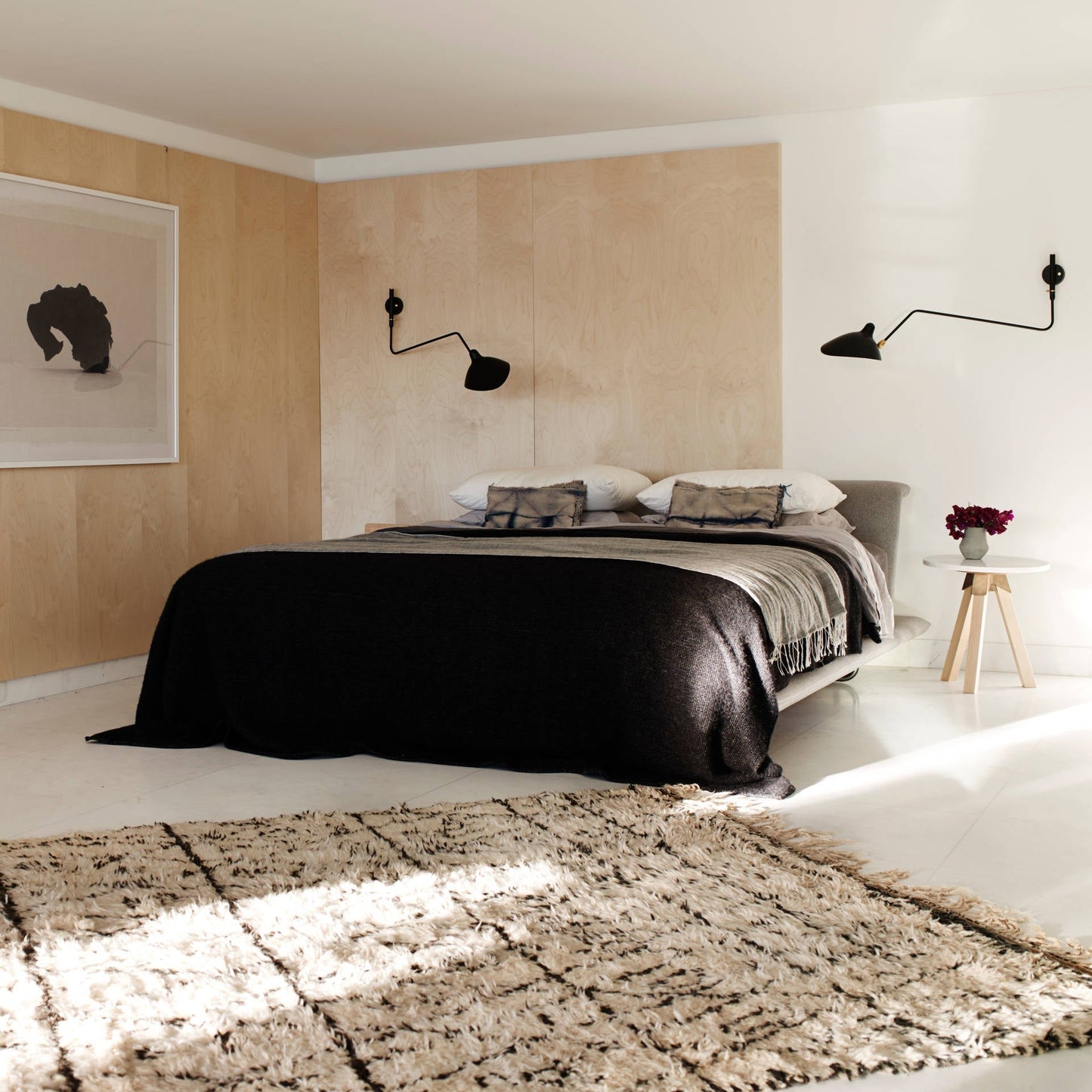 Long Reach Pivoting Wall Fixture -  Armbelle