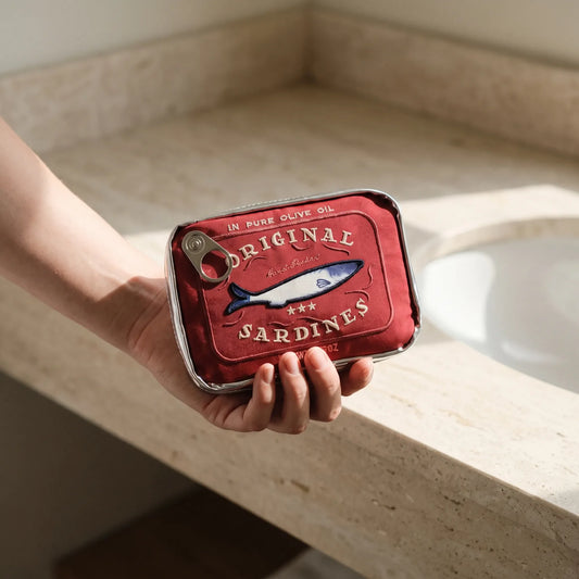 Make-Uptasje In De Vorm Van Een Sardineblik - SardinaPouch