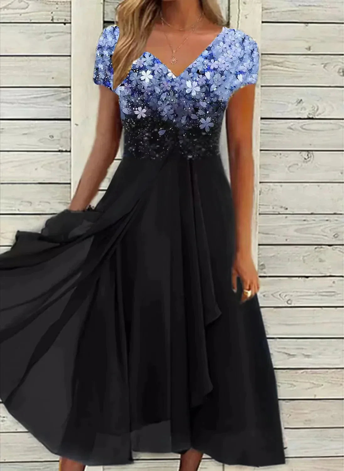 Luchtige Zomerjurk met Glamoureuze Look – Soraya