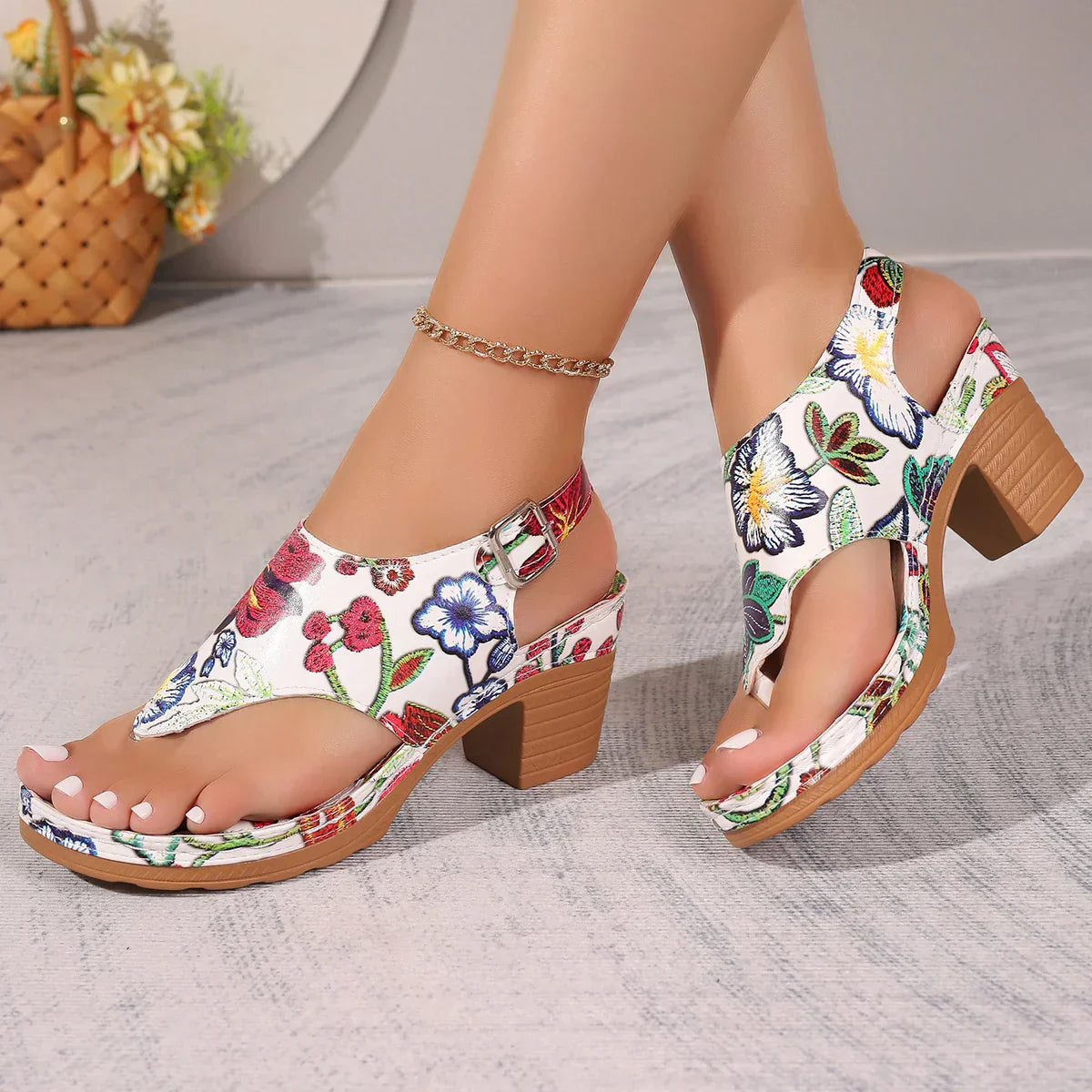 Kleurrijke Dames Sandalen met Bloemenpatroon en Blokhak – Yasmina