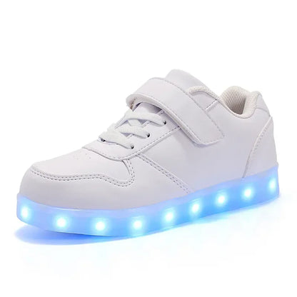 LED-sneakers voor kinderen met kleurveranderend lichteffect tijdens het lopen