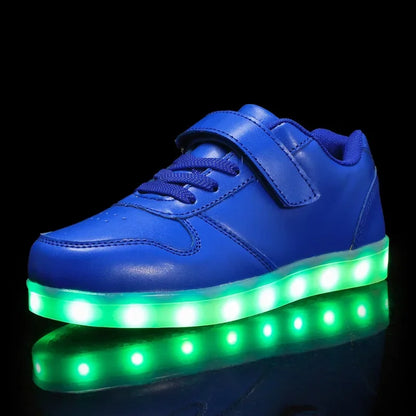 LED-sneakers voor kinderen met kleurveranderend lichteffect tijdens het lopen