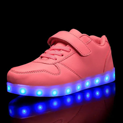 LED-sneakers voor kinderen met kleurveranderend lichteffect tijdens het lopen
