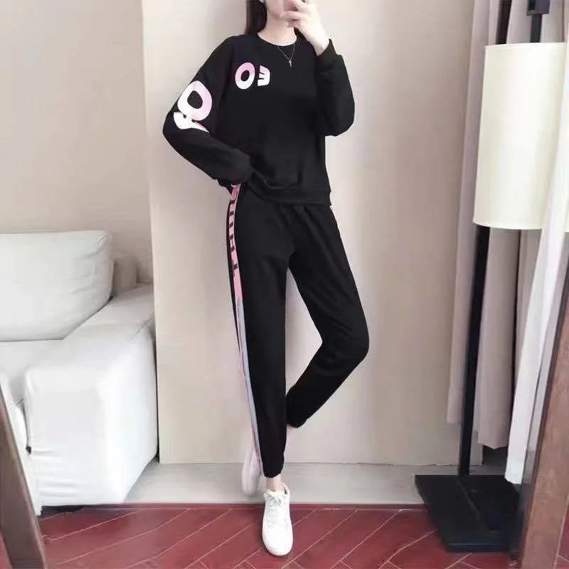 Tweedelig Dames Trainingspak met Sweater en Broek – Leona