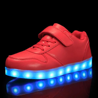 LED-sneakers voor kinderen met kleurveranderend lichteffect tijdens het lopen