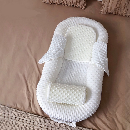 Ergonomisch babynest met rugsteun en mesh-ligvlak – Cosynido