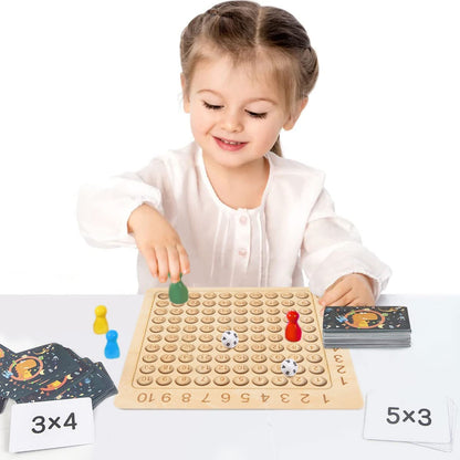 Leerspel: houten bord voor de tafels van 1–10 met kaarten & dobbelstenen