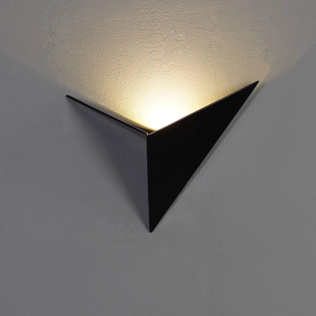 Moderne Driehoekige Wandlamp - TrigoLux