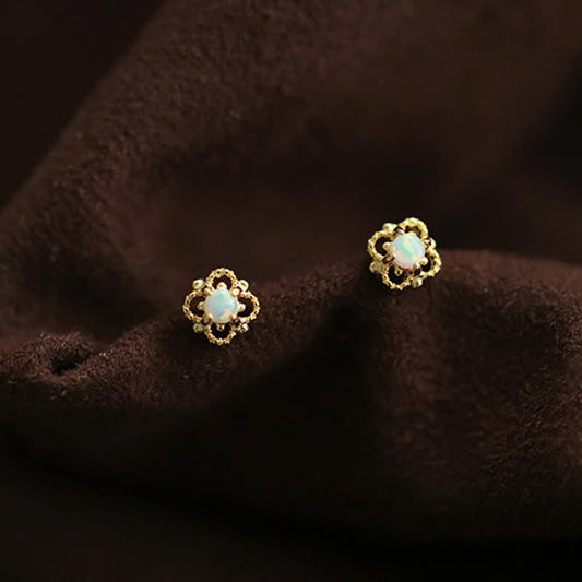 Delicate Vintage Oorbellen met Opaal - Seraphina