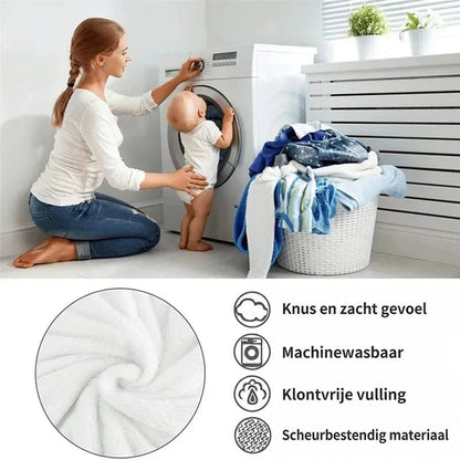Collage met een moeder en peuter bij de wasmachine, plus een close-up van de zachte stof 10