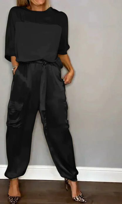 Stijlvolle & Luchtige Dames Satijnen Jumpsuit voor Bijzondere Gelegenheden – Yasmina