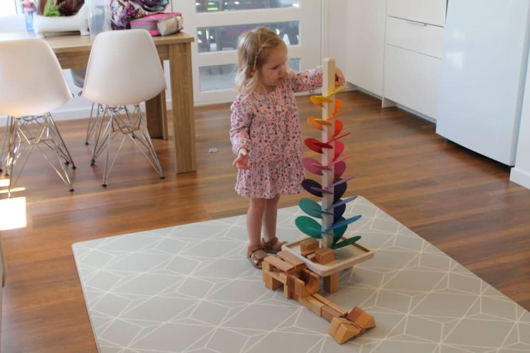 Muzikale klankboom van hout – leerspel met knikkergeluiden