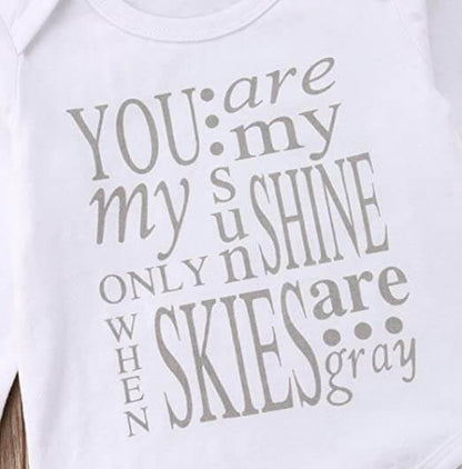 Baby-outfit met tekst & broekje met ruches – Herfstmagie-set