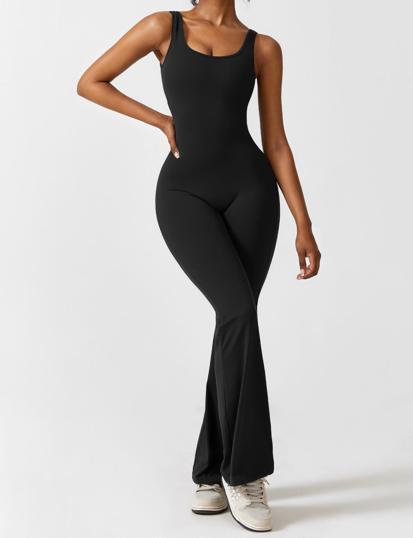 Rugvrije Jumpsuit met Uitlopende Broekspijpen - Liv