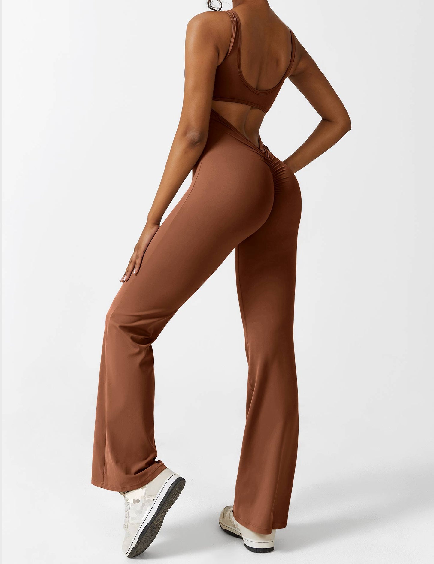 Rugvrije Jumpsuit met Uitlopende Broekspijpen - Liv