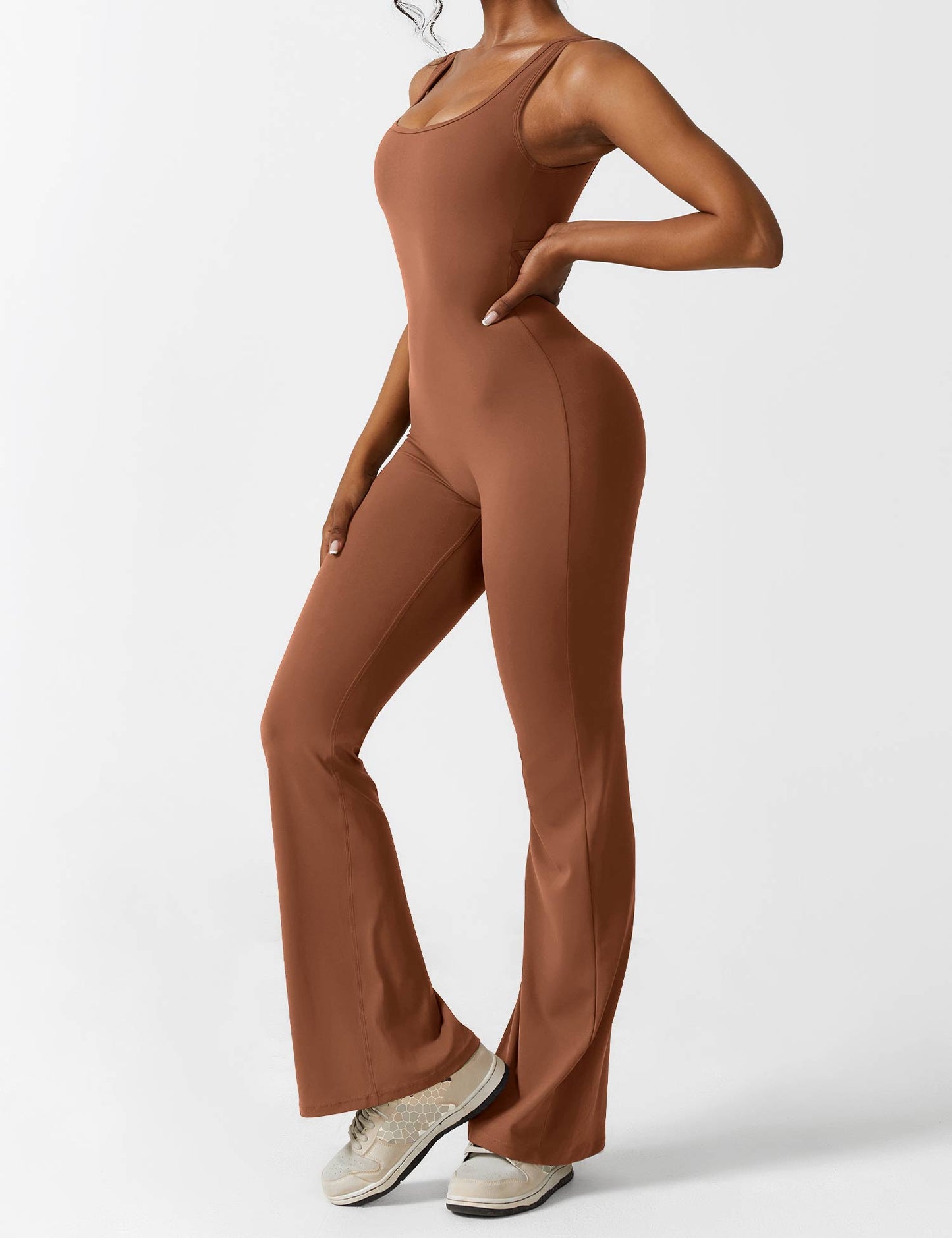 Rugvrije Jumpsuit met Uitlopende Broekspijpen - Liv