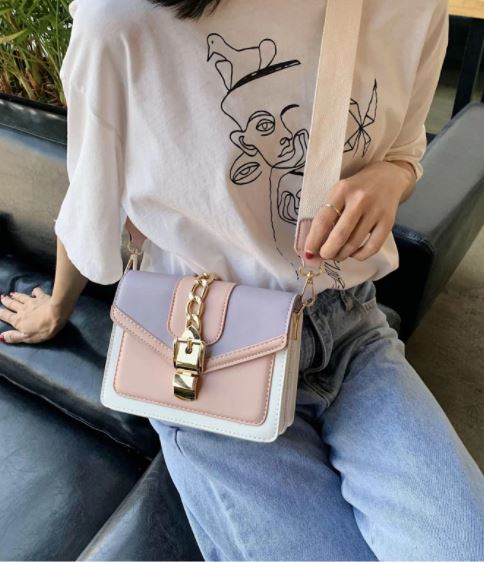 Chain Lady Sling Bag™️