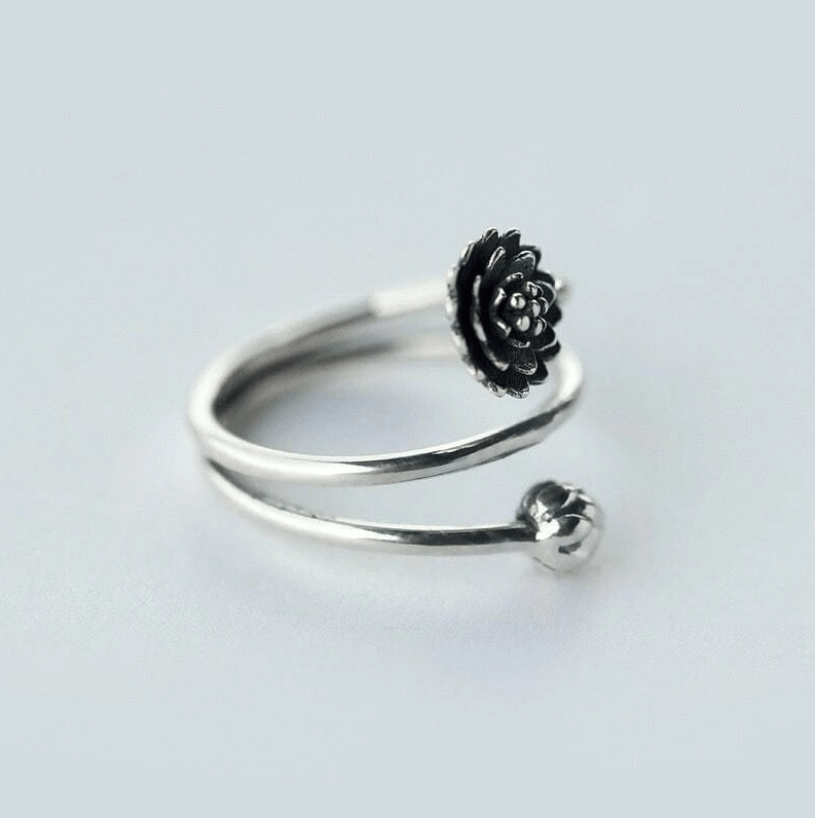 Drievoudige Wikkel Lotus Ring