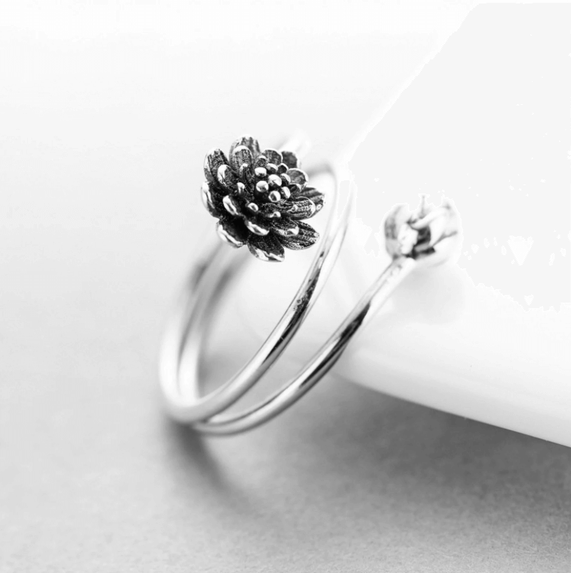 Drievoudige Wikkel Lotus Ring