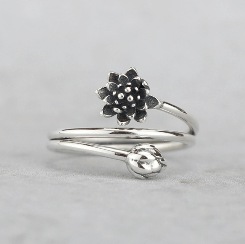Drievoudige Wikkel Lotus Ring